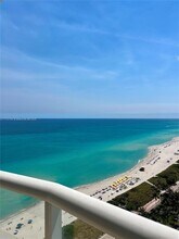 6365 Collins Ave, Unit 2506 in Miami Beach, FL - Building Photo - Building Photo