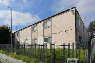 244 50th St in San Diego, CA - Foto de edificio - Building Photo