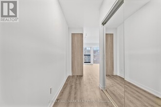 771-771 Yonge St in Toronto, ON - Building Photo - Building Photo