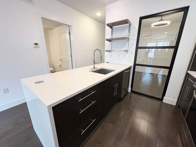 6401 Park Ave in West New York, NJ - Building Photo - Building Photo