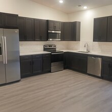 11643-11645 E Harry Ct in Wichita, KS - Building Photo - Building Photo