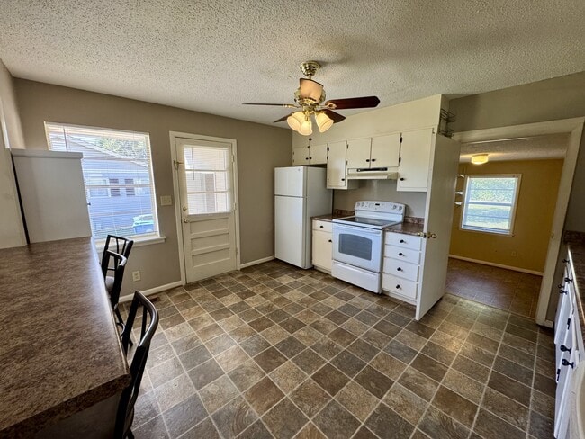 1300 7th Ave