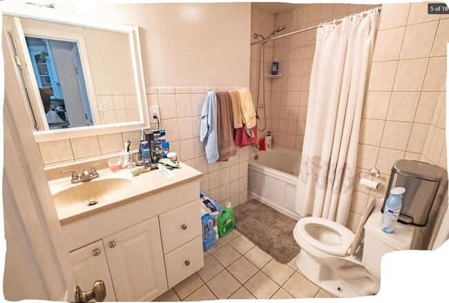 13 Alston St, Unit 1 in Somerville, MA - Foto de edificio - Building Photo