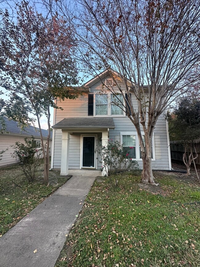 property at 6118 Elton Knolls St