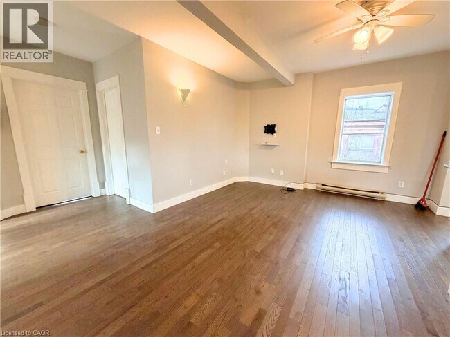 39 West Avenue S in Hamilton, ON - Building Photo - Building Photo