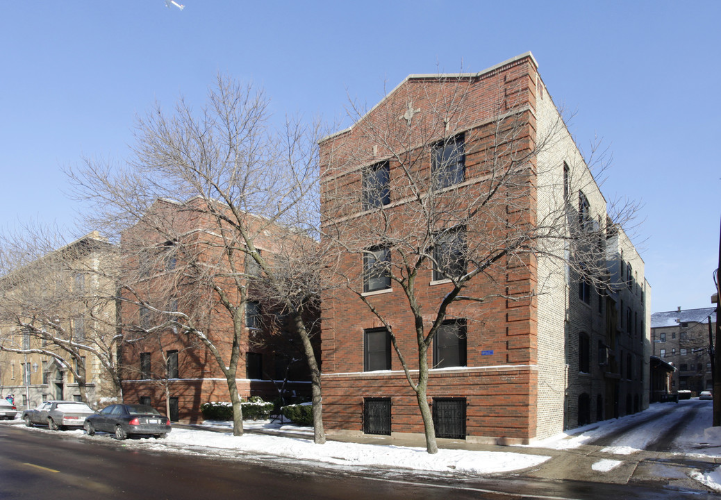 4019 N Clarendon Ave in Chicago, IL - Building Photo