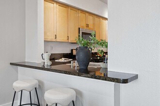 1535 Brunswig Ln in Emeryville, CA - Building Photo - Building Photo