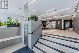 690 King St W in Kitchener, ON - Building Photo - Building Photo