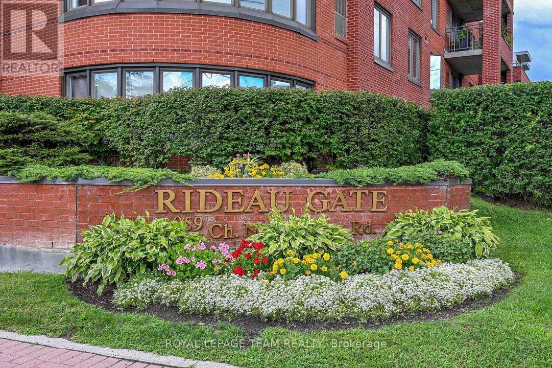 969-969 N River Rd in Ottawa, ON - Building Photo