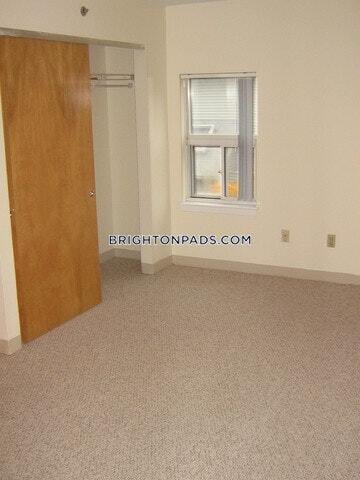 144 N Beacon St-Unit -B4 in Boston, MA - Foto de edificio