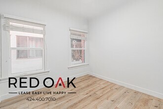 247 S Alexandria Ave in Los Angeles, CA - Building Photo - Building Photo