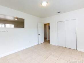 110 NE 55th St in Miami, FL - Building Photo - Building Photo