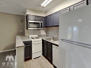 9823 Walnut St in Dallas, TX - Foto de edificio - Building Photo