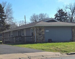 1432-1432 E Cairo St in Springfield, MO - Building Photo