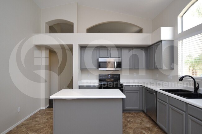 4927 W Wahalla Ln in Glendale, AZ - Building Photo - Building Photo