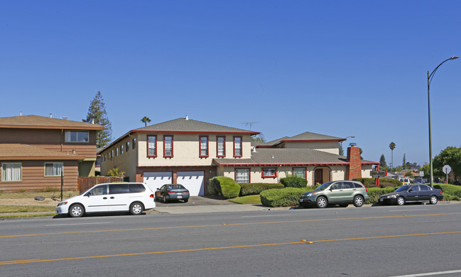 San Juan Apartments in San Jose, CA - Building Photo - Building Photo