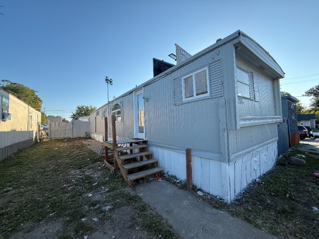 property at 2825 SE 14th St