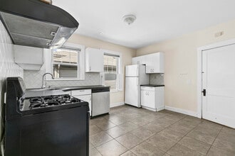 723 Fellsway in Medford, MA - Foto de edificio - Building Photo