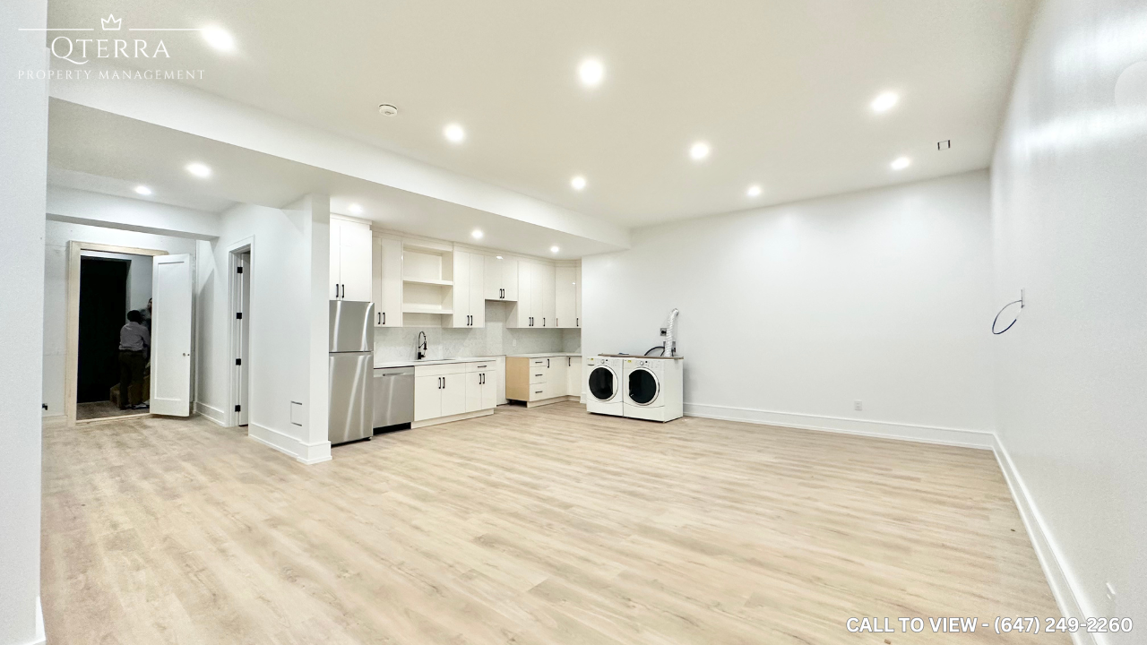 2-1510 Asgard Dr in Mississauga, ON - Building Photo