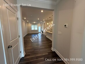 1605 Starlit Sky Ln in Cary, NC - Building Photo - Building Photo