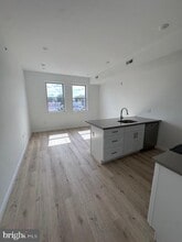 7248 Rising Sun Ave in Philadelphia, PA - Foto de edificio - Building Photo