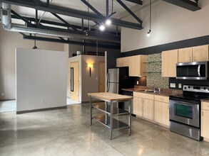 111 E Franklin Ave in Minneapolis, MN - Building Photo - Building Photo
