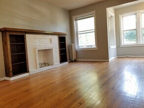 2214 N St Louis Ave in Chicago, IL - Building Photo - Building Photo