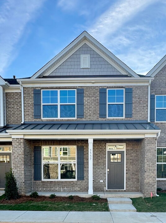 5557 Stafford Rd in Charlotte, NC - Foto de edificio