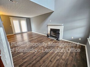 353 Lucille Dr in Lexington, KY - Building Photo - Building Photo