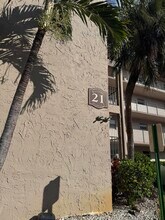 725 Lori Dr in Palm Springs, FL - Building Photo - Building Photo