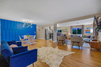 2525 N Cerritos Rd-Unit -ID1022781P in Palm Springs, CA - Foto de edificio - Building Photo