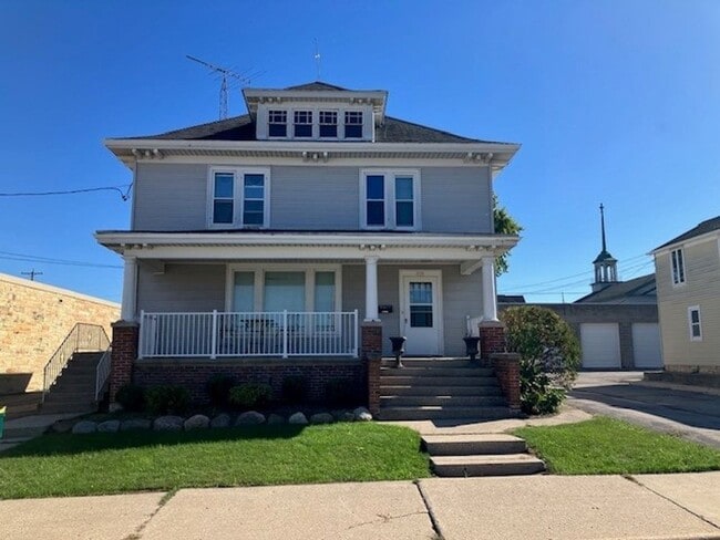 property at 117 E Washington St