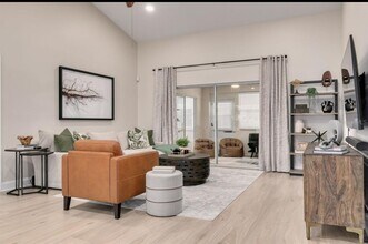 668 Glengary Ln in Palm Harbor, FL - Building Photo - Building Photo