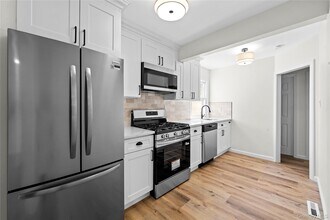12 Hackensack Rd in Mastic Beach, NY - Building Photo - Building Photo
