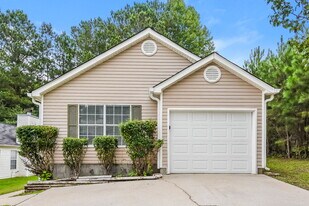 1560 Wembley Dr in Douglasville, GA - Building Photo