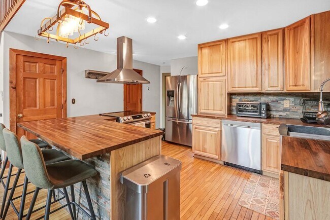 36 Greenwood Dr in Beacon, NY - Building Photo - Building Photo