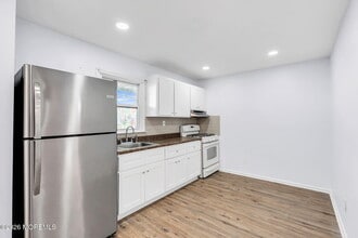 105 Clark St in Keyport, NJ - Building Photo - Building Photo