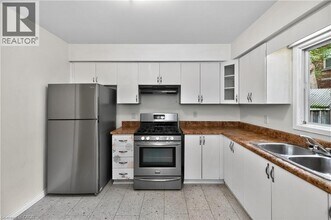 107 Grant Ave in Hamilton, ON - Building Photo - Building Photo