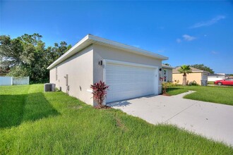 545 Cardinal Dr in Kissimmee, FL - Building Photo - Building Photo