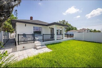 1102 N Albany Ave in Tampa, FL - Building Photo - Building Photo