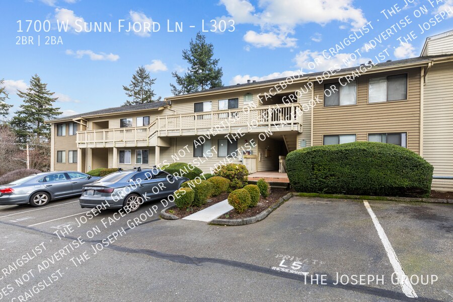 1700 W Sunn Fjord Ln in Bremerton, WA - Building Photo