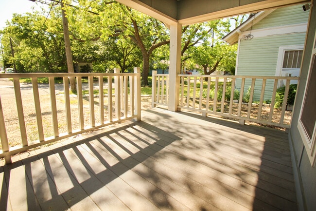 633 N Morris St in Gainesville, TX - Building Photo - Building Photo