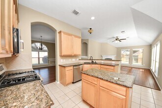 10118 Heron Meadows Dr in Houston, TX - Building Photo - Building Photo
