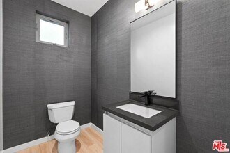 6066 Pickford Pl in Los Angeles, CA - Building Photo - Building Photo