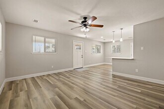 302 Martin Luther King Jr St in Georgetown, TX - Building Photo - Building Photo