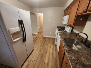 120 W Forest Ave in East Peoria, IL - Building Photo - Building Photo