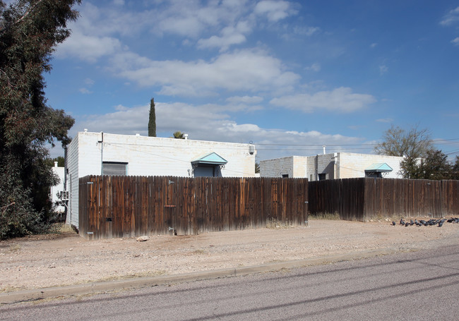 1202-1210 N Jones Blvd in Tucson, AZ - Building Photo - Building Photo