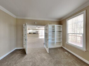 2255 Evergreen Ln in Lawrenceville, GA - Building Photo - Building Photo