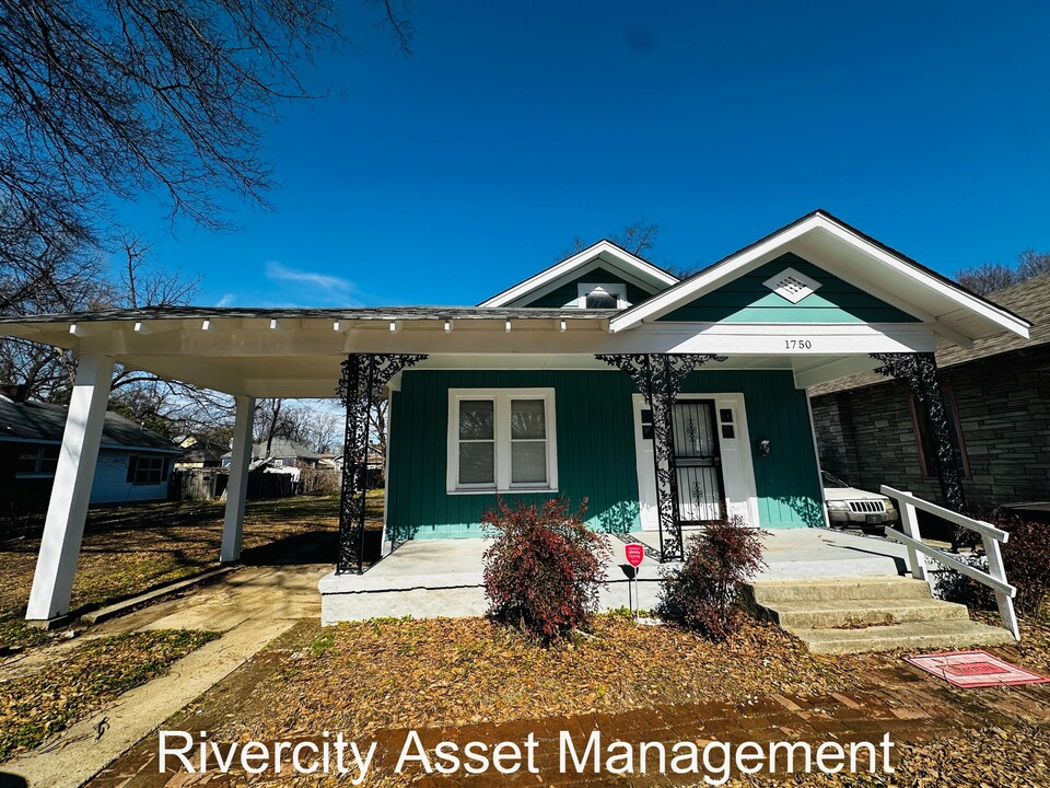 1750 Euclid Ave in Memphis, TN - Foto de edificio