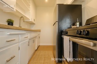 3005 Normandie Ave in Los Angeles, CA - Foto de edificio - Building Photo